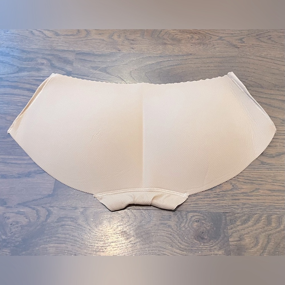 Beige Butt Butt Enhancing  Pad Scallion Panties NWOT New Without Tags  Size XL